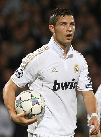 德甲半场：布兰特破门，吉拉西倒地未判点，多特1-0霍芬海姆