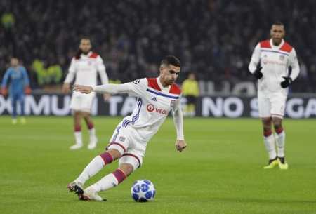 范德芬：伊萨克是最难对付的对手，他是非常全面的顶级球员（范德芬称伊萨克为最难缠对手：全面且顶级的球员）