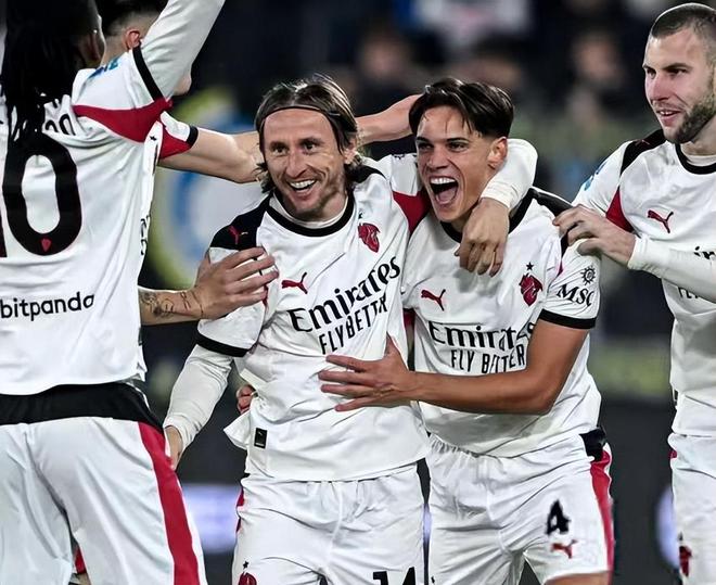 逆天补射，全队都被点燃