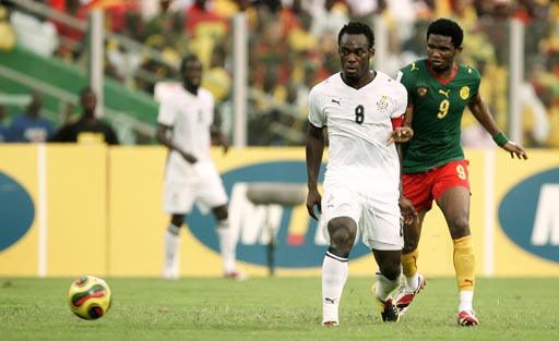 轻伤不下火线！记者：姆巴佩左手无名指骨折，但仍将出战曼城