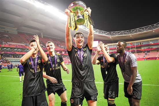 蓝军枪手 天王山之前 先在欧冠褪一层皮吧