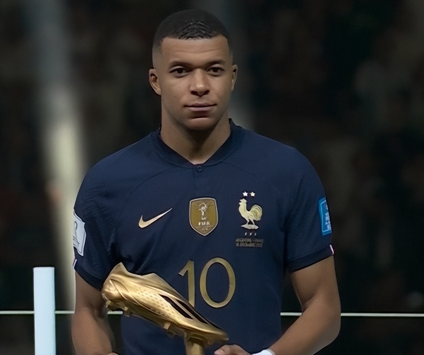 拜仁发布赛前预热海报：阿芳、杰克逊出镜（拜仁赛前海报出炉：阿芳、杰克逊亮相）