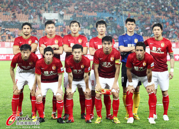 本世纪德甲戴帽数前10：莱万384场16次第1，凯恩76场10次第3（德甲本世纪帽子戏法榜前十：莱万384场16次居首，凯恩76战10次列第3）