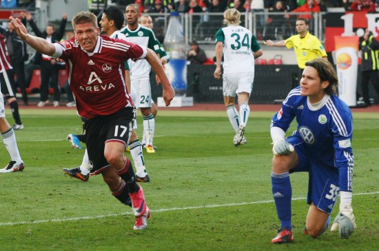 传承足球明星联赛“川辽对决”再现甲A经典，“四川雄起”唤起一代球迷记忆（传承足球明星赛“川辽对决”重现甲A风云，“四川雄起”再燃一代球迷情怀）